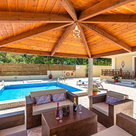 Maria's Luxurious In Villa Koskinou (Rhodes)