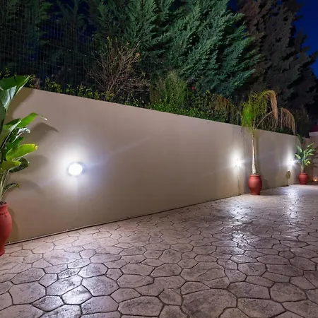 Willa Maria's Luxurious In