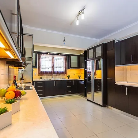 Maria's Luxurious In