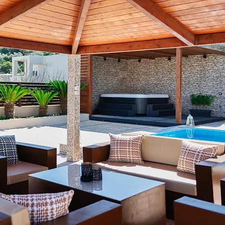 Villa Maria's Luxurious In *