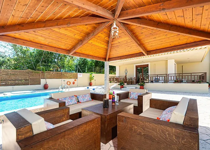 Maria's Luxurious In *