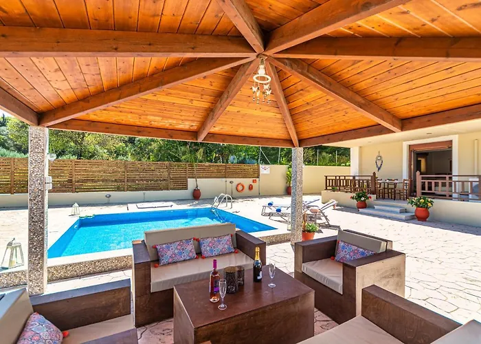 Maria's Luxurious In Villa Koskinou (Rhodes)