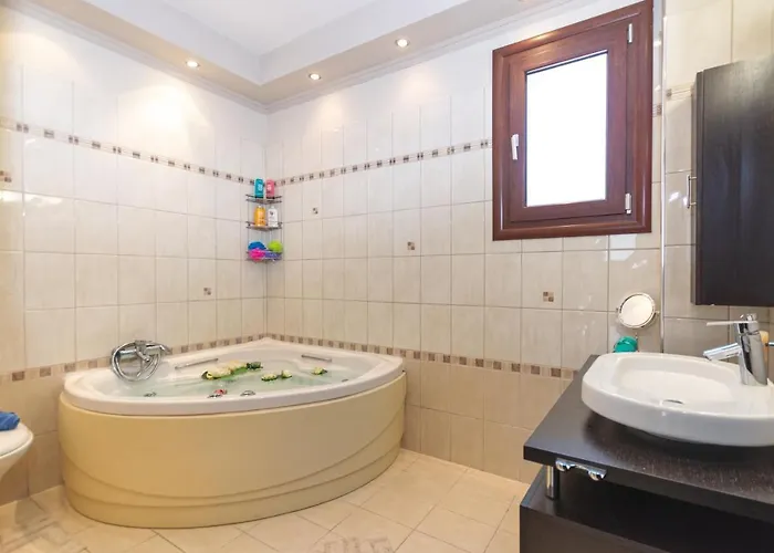 Maria's Luxurious In Villa *