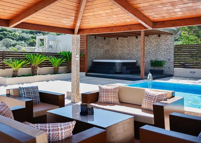 Villa Maria's Luxurious In *