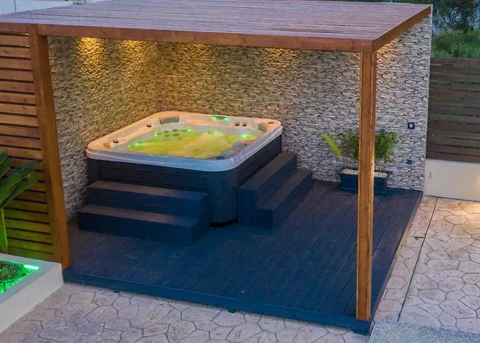 Maria's Luxurious In