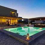 Maria's Luxurious In *