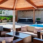 Villa Maria's Luxurious In *
